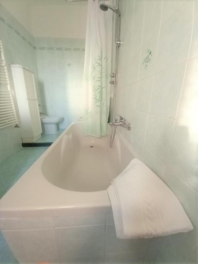 ויקו אקוונסה Olindo Apartment E Cristina Apartments מראה חיצוני תמונה