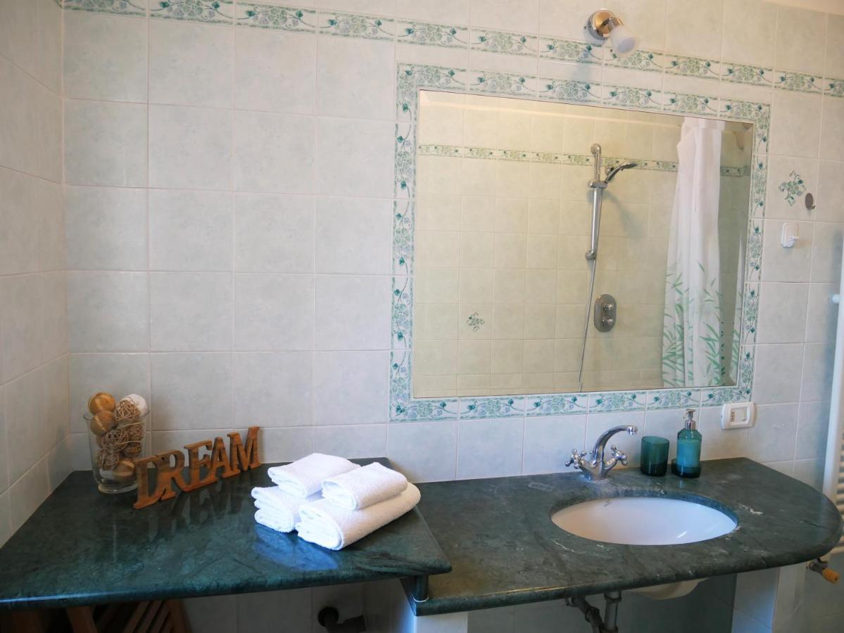 ויקו אקוונסה Olindo Apartment E Cristina Apartments מראה חיצוני תמונה